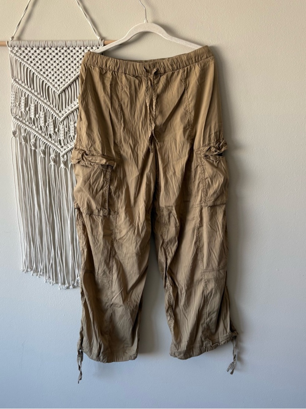 lululemon athletica Wide-Leg Cargo Pants in Khaki - Picture 4 of 6